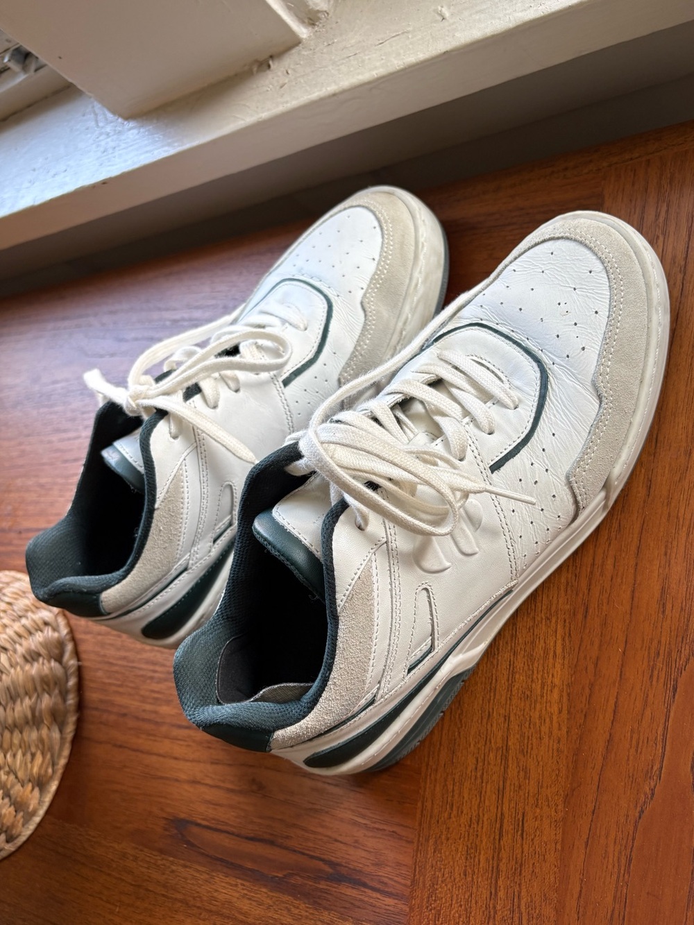 Women's White & Green Low-Top Casual Sneakers - Picture 3 of 9